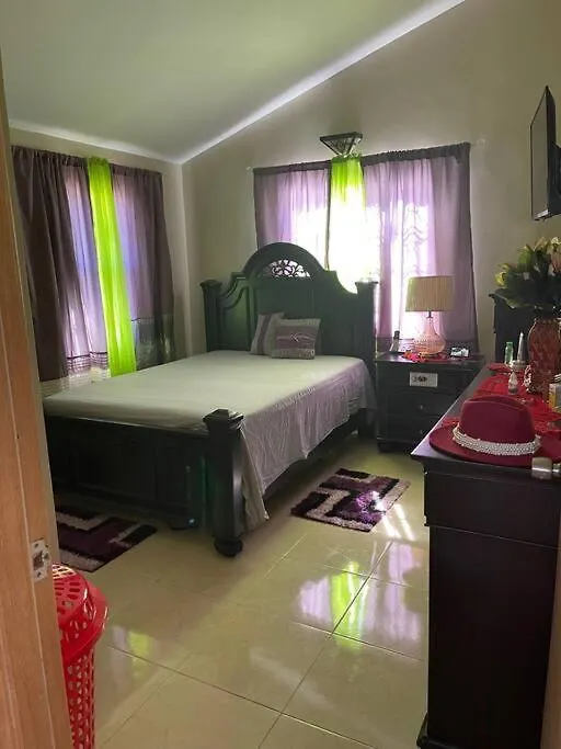 別荘 Cheerful 2Bedroom 1Bath, Wifi, Air Conditioning モンテゴ・ベイ